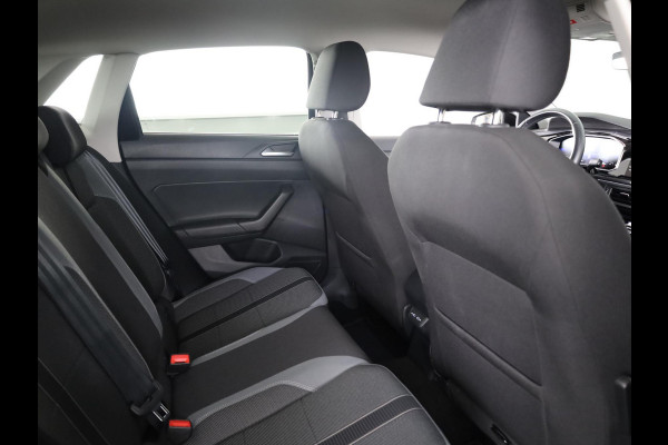 Volkswagen Polo 1.0 TSI Style 95PK DSG | Navigatie via app | Parkeersensoren voor en achter | LED koplampen | Automatische airco |