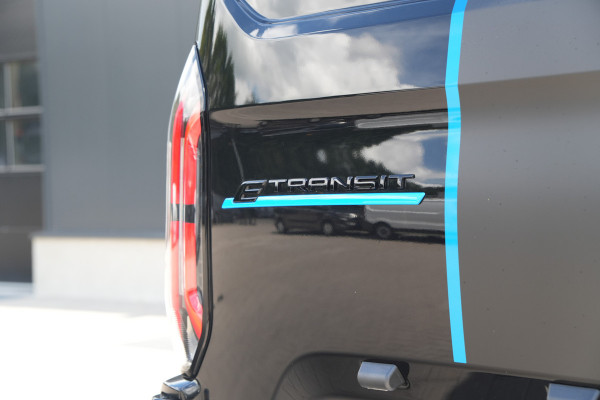 Ford E-Transit Custom 340 L2H1 Sport 71 kWh 218pk - ACC - DDS LED - Pro Power - Verwarmd stuurwiel - Navi - 360 Camera - Rijklaar