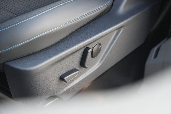 Ford E-Transit Custom 340 L2H1 Sport 71 kWh 218pk - ACC - DDS LED - Pro Power - Verwarmd stuurwiel - Navi - 360 Camera - Rijklaar