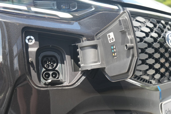 Ford E-Transit Custom 340 L2H1 Sport 71 kWh 218pk - ACC - DDS LED - Pro Power - Verwarmd stuurwiel - Navi - 360 Camera - Rijklaar