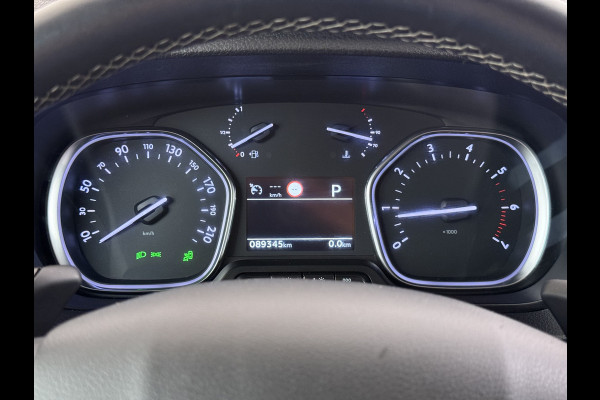 Peugeot Expert 2.0HDI Automaat 2XSchuifdeur 3-Pers. Adap.Cruise Head-Up 3D-Navi 360°Camera Apple Carplay Android Auto Airco Lmv Pdc Keyless DAB Sidebars Led Betonplex Vloer Wandbetimmering Euro 6 1e Eigenaar Origineel Nederlandse Bus