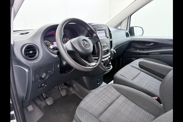 Mercedes-Benz Vito 110CDI Extra Lang 3-Persoons Camera Oprijplaat Airco Bluetooth Licht-/regensensor Betonplex Vloer Wandbetimmering Sidebars Euro 6 Origineel Nederlandse Auto