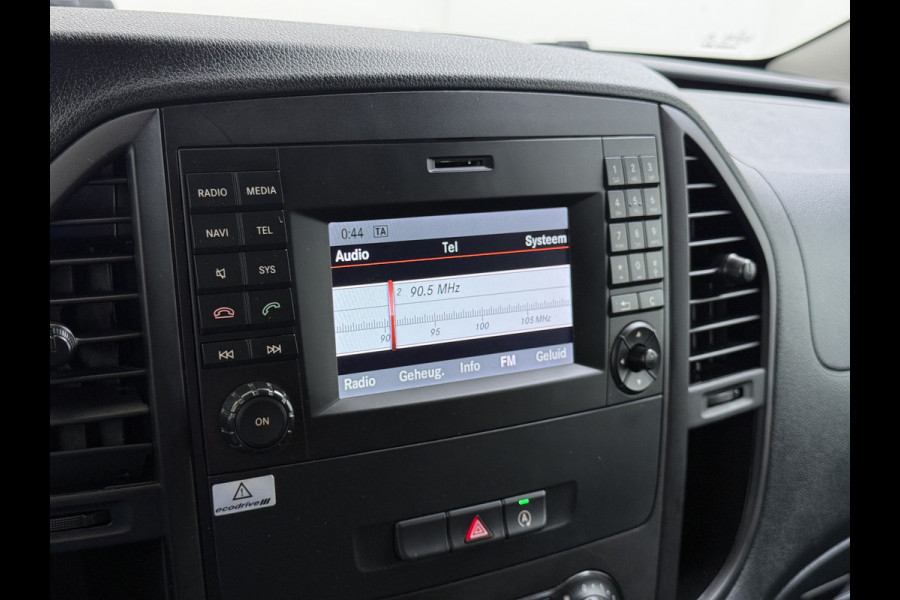 Mercedes-Benz Vito 110CDI Extra Lang 3-Persoons Camera Oprijplaat Airco Bluetooth Licht-/regensensor Betonplex Vloer Wandbetimmering Sidebars Euro 6 Origineel Nederlandse Auto