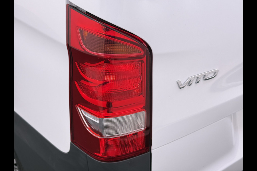 Mercedes-Benz Vito 110CDI Extra Lang 3-Persoons Camera Oprijplaat Airco Bluetooth Licht-/regensensor Betonplex Vloer Wandbetimmering Sidebars Euro 6 Origineel Nederlandse Auto