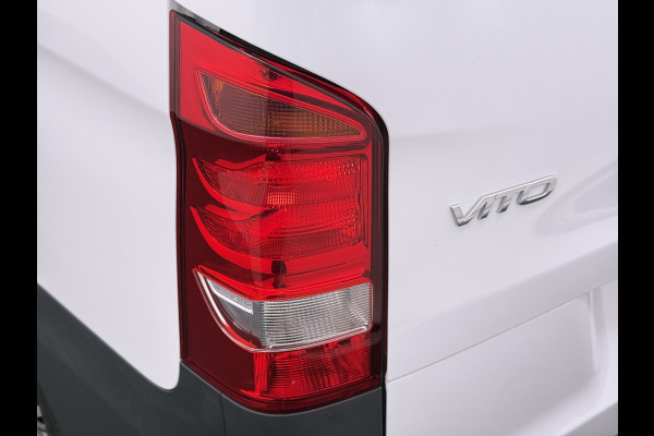 Mercedes-Benz Vito 110CDI Extra Lang 3-Persoons Camera Oprijplaat Airco Bluetooth Licht-/regensensor Betonplex Vloer Wandbetimmering Sidebars Euro 6 Origineel Nederlandse Auto