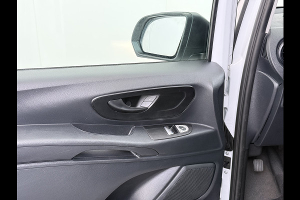 Mercedes-Benz Vito 110CDI Extra Lang 3-Persoons Camera Oprijplaat Airco Bluetooth Licht-/regensensor Betonplex Vloer Wandbetimmering Sidebars Euro 6 Origineel Nederlandse Auto