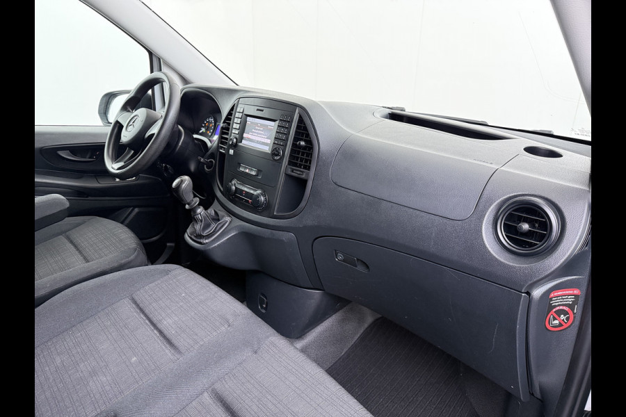 Mercedes-Benz Vito 110CDI Extra Lang 3-Persoons Camera Oprijplaat Airco Bluetooth Licht-/regensensor Betonplex Vloer Wandbetimmering Sidebars Euro 6 Origineel Nederlandse Auto