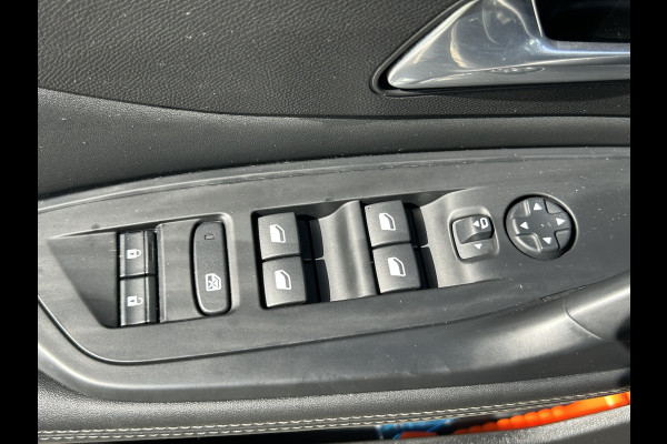 Peugeot 308 SW BWJ 2022 | 1.2PT 131PK Allure Pack Business | CLIMA | CARPLAY | NAVI | PRIVACY GLASS | NAVI | AD CRUISE | PDC | LEDER/STOF SPORTSTOELEN |