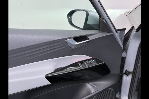 Volkswagen ID.3 First Plus 62kWh Trekhaak Adap.Cruise SOH 93% Camera Stoel+Stuurverwarming Navi-Pro Apple Carplay Android Auto Pdc Keyless advanced Matrix-Led Privacy Glas Lmv DAB Lmv 19" Isofix 1e Eigenaar Origineel Nederlandse Auto