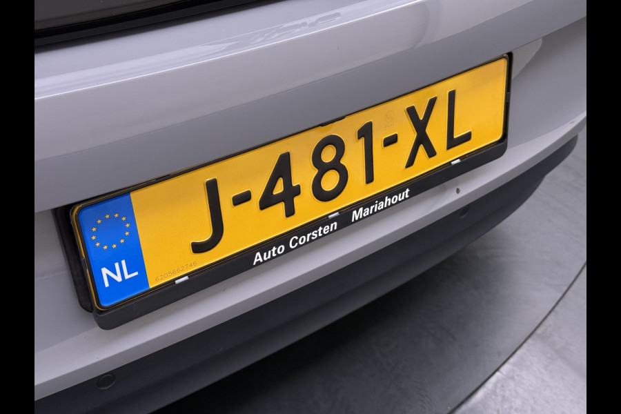 Volkswagen ID.3 First Plus 62kWh Trekhaak Adap.Cruise SOH 93% Camera Stoel+Stuurverwarming Navi-Pro Apple Carplay Android Auto Pdc Keyless advanced Matrix-Led Privacy Glas Lmv DAB Lmv 19" Isofix 1e Eigenaar Origineel Nederlandse Auto