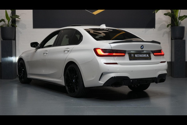BMW 3-serie 330e M-Sport Shadow Line AUTOMAAT-360 CAMERA-ACC-AMBIANCE-HEADUP-KEYLESS-LASER LED-MEMORY-PANORAMA