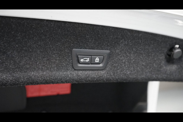BMW 3-serie 330e M-Sport Shadow Line AUTOMAAT-360 CAMERA-ACC-AMBIANCE-HEADUP-KEYLESS-LASER LED-MEMORY-PANORAMA