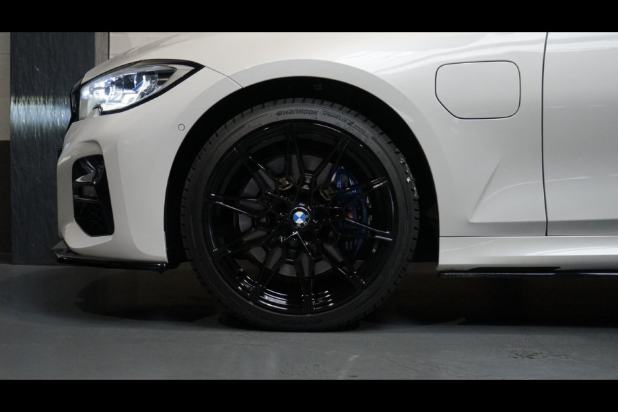 BMW 3-serie 330e M-Sport Shadow Line AUTOMAAT-360 CAMERA-ACC-AMBIANCE-HEADUP-KEYLESS-LASER LED-MEMORY-PANORAMA