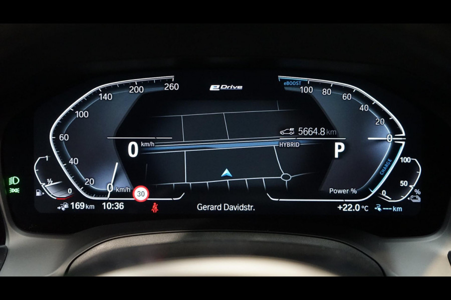 BMW 3-serie 330e M-Sport Shadow Line AUTOMAAT-360 CAMERA-ACC-AMBIANCE-HEADUP-KEYLESS-LASER LED-MEMORY-PANORAMA