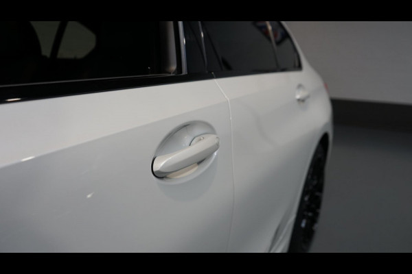 BMW 3-serie 330e M-Sport Shadow Line AUTOMAAT-360 CAMERA-ACC-AMBIANCE-HEADUP-KEYLESS-LASER LED-MEMORY-PANORAMA