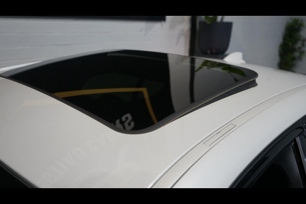 BMW 3-serie 330e M-Sport Shadow Line AUTOMAAT-360 CAMERA-ACC-AMBIANCE-HEADUP-KEYLESS-LASER LED-MEMORY-PANORAMA