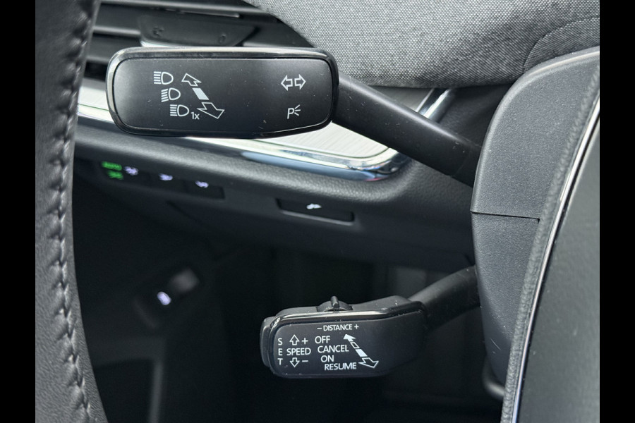 Škoda ENYAQ iV 80 Warmtepomp Soh 89% Panoramadak Adap.Cruise 3-Zone Ecc Camera Stoel+Stuurverwarming Draadloze telefoonlader Elek.Achterklep Keyless Matrix Led File assistent Lmv 20"