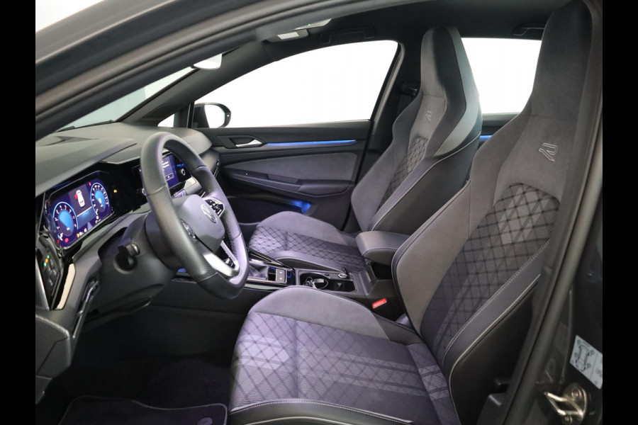 Volkswagen Golf 1.5 TSI R-Line 130 pk | Private lease vanaf €570 | Navigatie via App | Parkeersensoren | Autom. airco | LED koplampen | Apple Carplay/Android Auto | R-Line |