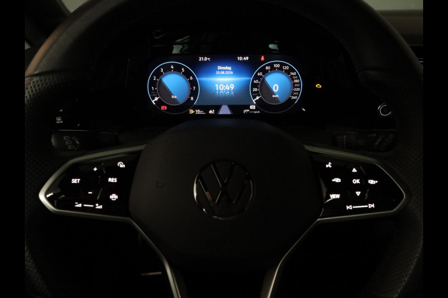 Volkswagen Golf 1.5 TSI R-Line 130 pk | Private lease vanaf €570 | Navigatie via App | Parkeersensoren | Autom. airco | LED koplampen | Apple Carplay/Android Auto | R-Line |