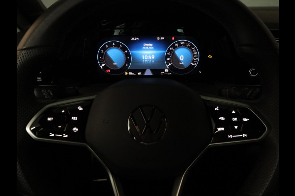 Volkswagen Golf 1.5 TSI R-Line 130 pk | Private lease vanaf €570 | Navigatie via App | Parkeersensoren | Autom. airco | LED koplampen | Apple Carplay/Android Auto | R-Line |