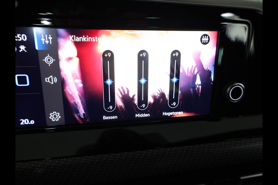 Volkswagen Golf 1.5 TSI R-Line 130 pk | Private lease vanaf €570 | Navigatie via App | Parkeersensoren | Autom. airco | LED koplampen | Apple Carplay/Android Auto | R-Line |