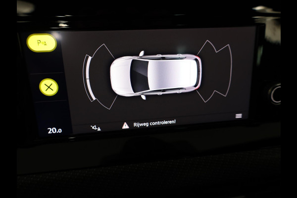 Volkswagen Golf 1.5 TSI R-Line 130 pk | Private lease vanaf €570 | Navigatie via App | Parkeersensoren | Autom. airco | LED koplampen | Apple Carplay/Android Auto | R-Line |