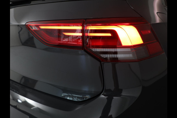 Volkswagen Golf 1.5 TSI R-Line 130 pk | Private lease vanaf €570 | Navigatie via App | Parkeersensoren | Autom. airco | LED koplampen | Apple Carplay/Android Auto | R-Line |