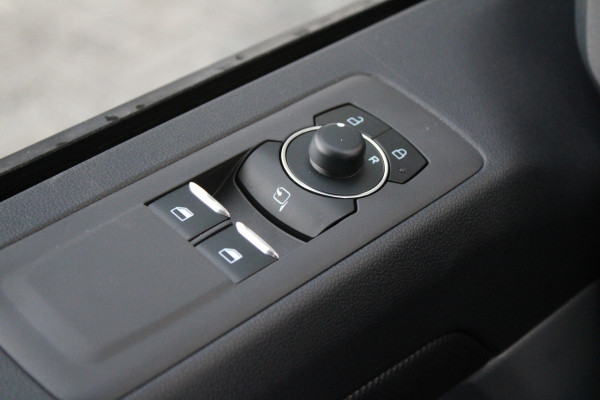 Ford E-Transit Custom 340 L2H1 Limited 218pk - 2x Schuif - LED - 360 Camera - B&O - ACC - Navi - Stoel/Stuurverwarming - Rijklaar
