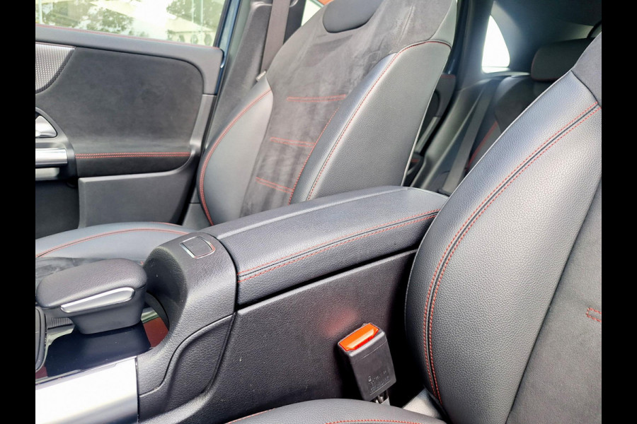 Mercedes-Benz EQA 250 AMG Line 67 kWh | SOH: 93,4% | Panaromadak | Trekhaak | LED |