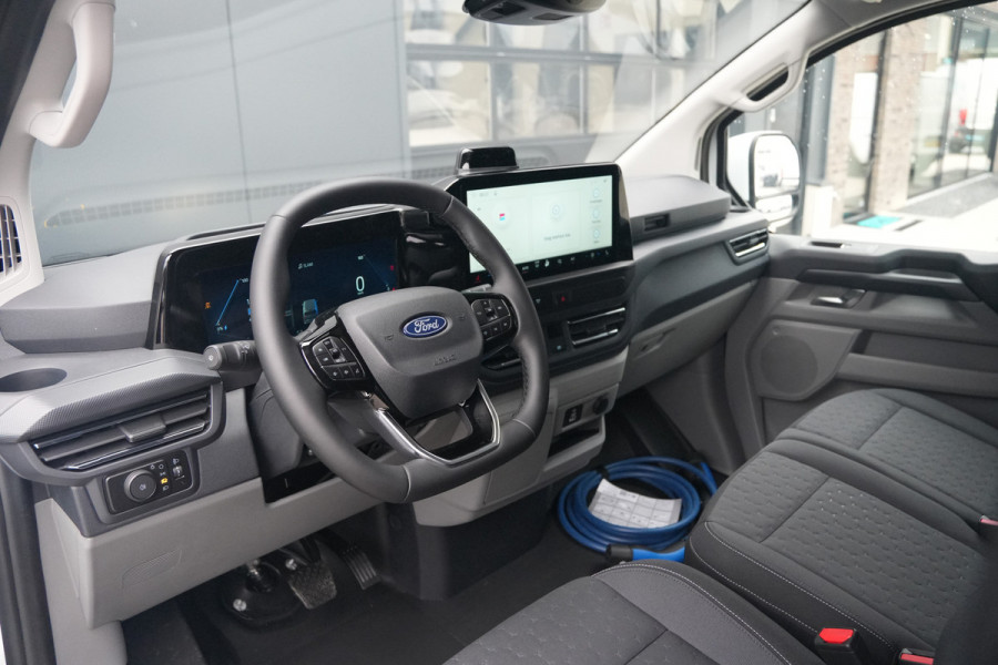 Ford E-Transit Custom 340 L2H1 Limited 71 kWh 218pk - LED - Carplay - Stoelverwarming - Keyless - Cruise - Rijklaar
