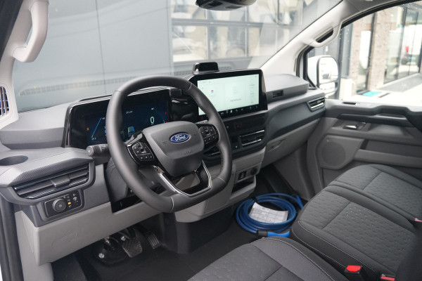 Ford E-Transit Custom 340 L2H1 Limited 71 kWh 218pk - LED - Carplay - Stoelverwarming - Keyless - Cruise - Rijklaar