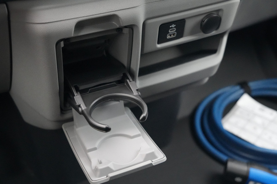 Ford E-Transit Custom 340 L2H1 Limited 71 kWh 218pk - LED - Carplay - Stoelverwarming - Keyless - Cruise - Rijklaar
