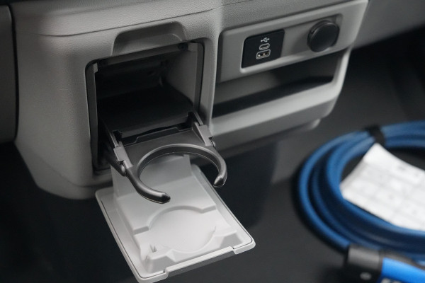 Ford E-Transit Custom 340 L2H1 Limited 71 kWh 218pk - LED - Carplay - Stoelverwarming - Keyless - Cruise - Rijklaar