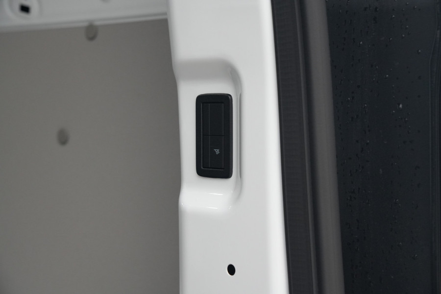 Ford E-Transit Custom 340 L2H1 Limited 71 kWh 218pk - LED - Carplay - Stoelverwarming - Keyless - Cruise - Rijklaar