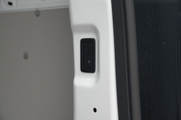 Ford E-Transit Custom 340 L2H1 Limited 71 kWh 218pk - LED - Carplay - Stoelverwarming - Keyless - Cruise - Rijklaar