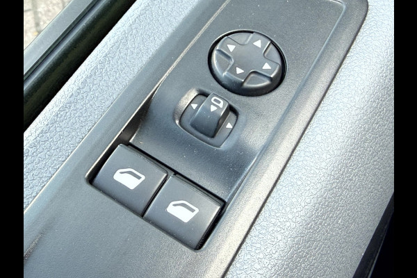 Peugeot e-Expert 75 kWh Standard incl.BTW, SOH 93.6%, 9-Persoons, slechts 20526km