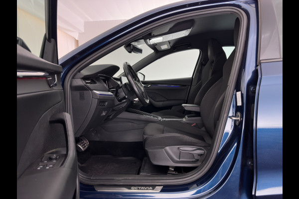 Škoda Octavia 1.0 e-TSI Sport Business   Aut. *FULL-LED | DIGI-COCKPIT | ADAPTIVE-CRUISE | COMFORT-SEATS | NAVI-FULLMAP | CARPLAY | SHIFT-PADDLES | ECC | PDC | 18''ALU | TOWBAR*