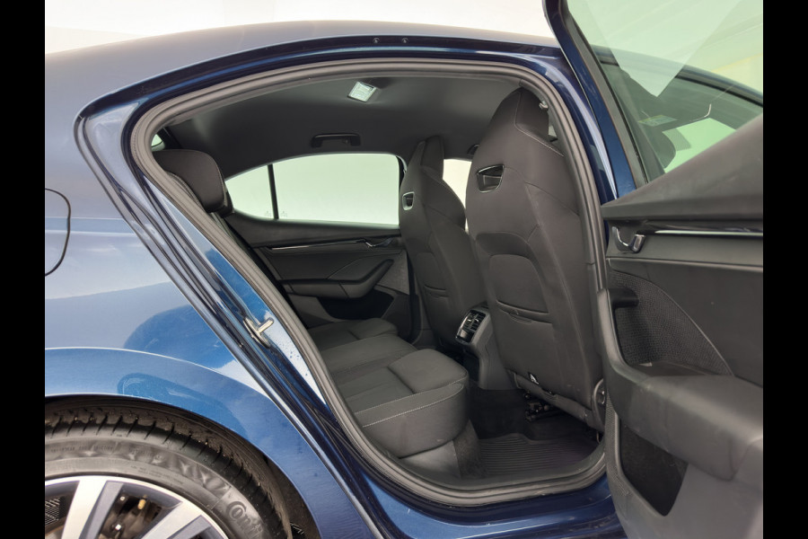 Škoda Octavia 1.0 e-TSI Sport Business   Aut. *FULL-LED | DIGI-COCKPIT | ADAPTIVE-CRUISE | COMFORT-SEATS | NAVI-FULLMAP | CARPLAY | SHIFT-PADDLES | ECC | PDC | 18''ALU | TOWBAR*