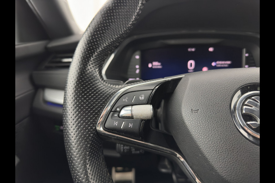 Škoda Octavia 1.0 e-TSI Sport Business   Aut. *FULL-LED | DIGI-COCKPIT | ADAPTIVE-CRUISE | COMFORT-SEATS | NAVI-FULLMAP | CARPLAY | SHIFT-PADDLES | ECC | PDC | 18''ALU | TOWBAR*