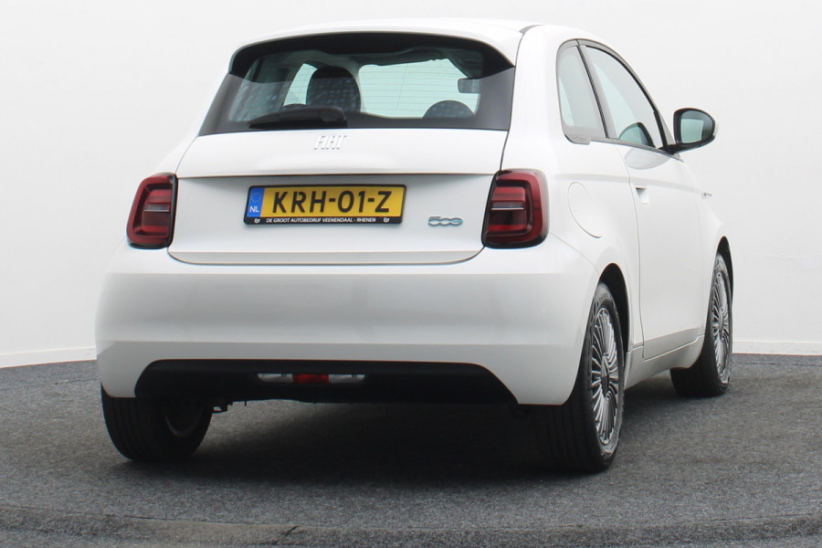 Fiat 500E Icon 42 kWh SOH 96%, Virtual Cockpit, Apple Carplay, Climate, Lane Assist, 16"