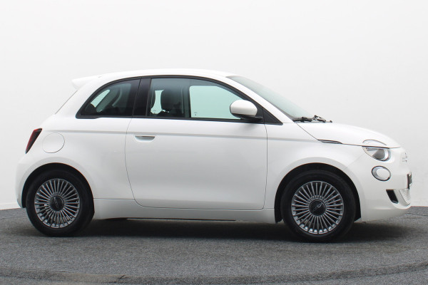 Fiat 500E Icon 42 kWh SOH 96%, Virtual Cockpit, Apple Carplay, Climate, Lane Assist, 16"