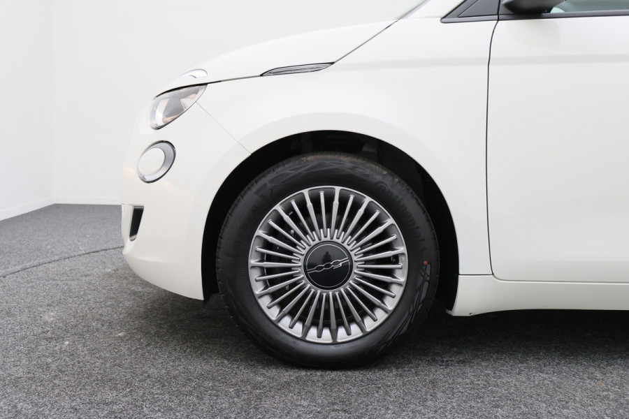 Fiat 500E Icon 42 kWh SOH 96%, Virtual Cockpit, Apple Carplay, Climate, Lane Assist, 16"