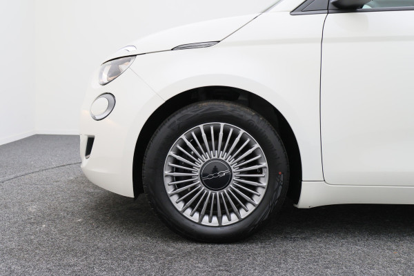 Fiat 500E Icon 42 kWh SOH 96%, Virtual Cockpit, Apple Carplay, Climate, Lane Assist, 16"
