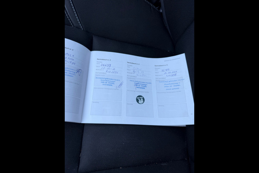 Volvo V40 1.5 T2 AUTOMAAT Edition+ sport, dealer onderhouden, navigatie, NL auto met nap
