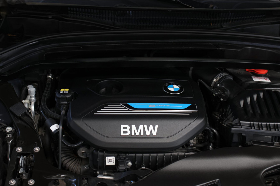 BMW X1 XDrive25e M-Sport *Pano*H/K*Head-Up*Camera*Keyless*Trekhaak*