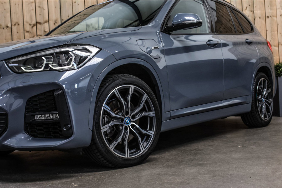 BMW X1 XDrive25e M-Sport *Pano*H/K*Head-Up*Camera*Keyless*Trekhaak*