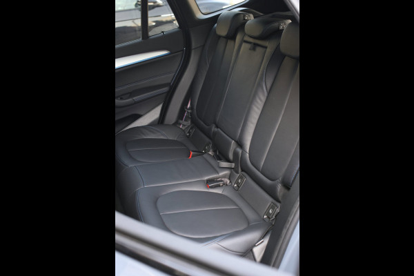 BMW X1 XDrive25e M-Sport *Pano*H/K*Head-Up*Camera*Keyless*Trekhaak*