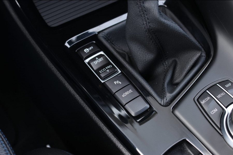 BMW X1 XDrive25e M-Sport *Pano*H/K*Head-Up*Camera*Keyless*Trekhaak*