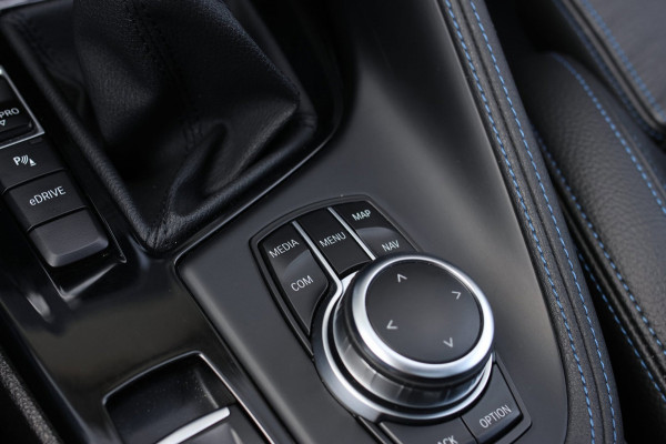 BMW X1 XDrive25e M-Sport *Pano*H/K*Head-Up*Camera*Keyless*Trekhaak*