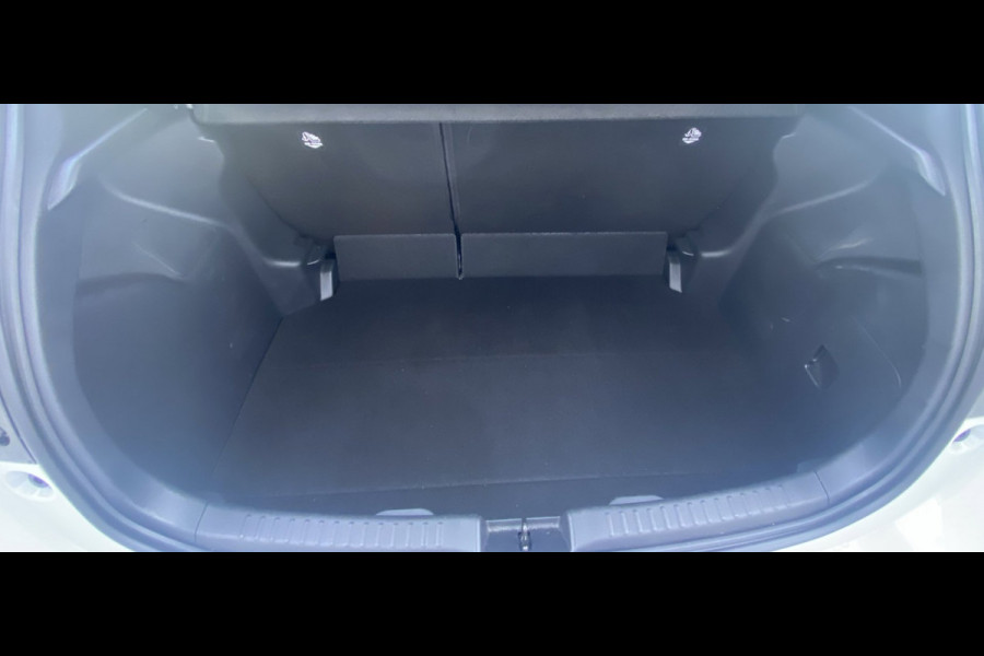 Toyota Yaris 1.5 Hybrid Dynamic/ Virtual CP/ DriveAssist/ CarPlay/ Fabrieksgarantie/ NAP/ Dealeronderhouden